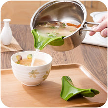 Load image into Gallery viewer, 1Pc Kitchen Accessories Small Silicone Spoon Mat,Spatula European Style Spoon Pad for Kitchen Gadget Kitchen Goods Kitchen Tools